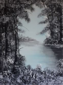 schwarz-weiß mit leichtem Blaustich